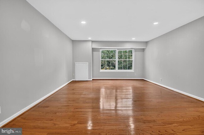 Foto del edificio - 7621 Tremayne Pl