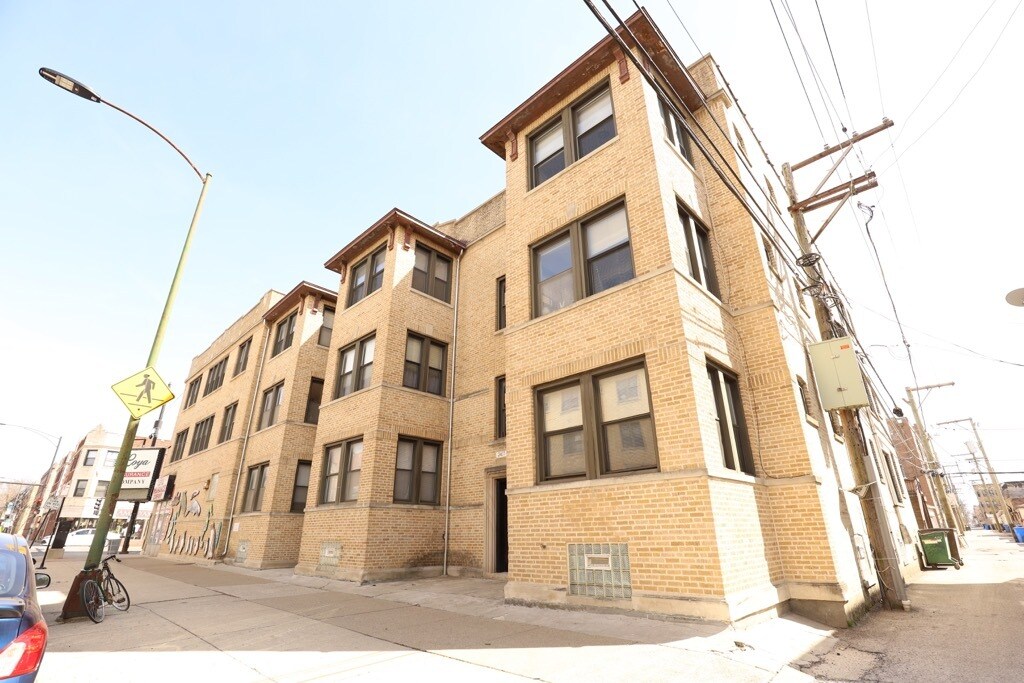 4746 S Woodlawn Ave Unit E1, Chicago, IL 60615 Condo for Rent in