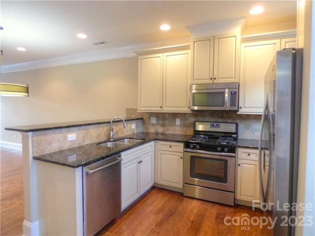 Building Photo - 743 Amalfi Dr