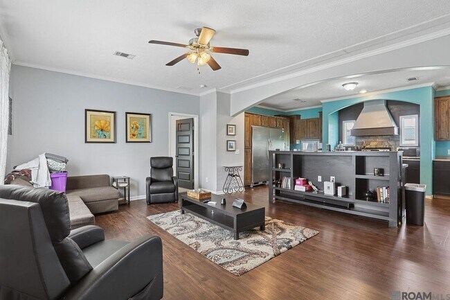 Foto del edificio - 5711 Rollins Rd