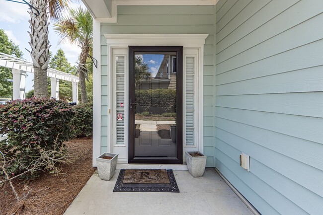 Building Photo - 4 Bedroom 3.5 Bath Townhouse in Kingsbridg...