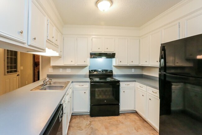 Building Photo - Beautiful Classic Home in Jackson