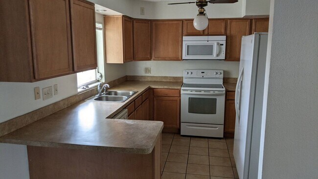 Foto del edificio - 3 Bedroom 2 Bath in Eustis Fl