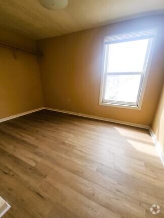 Building Photo - 401 Olmstead St