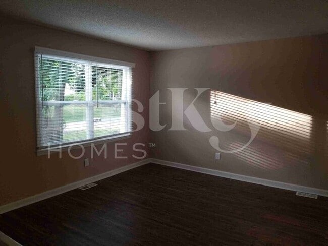 Foto del edificio - 1231 Springhill Rd