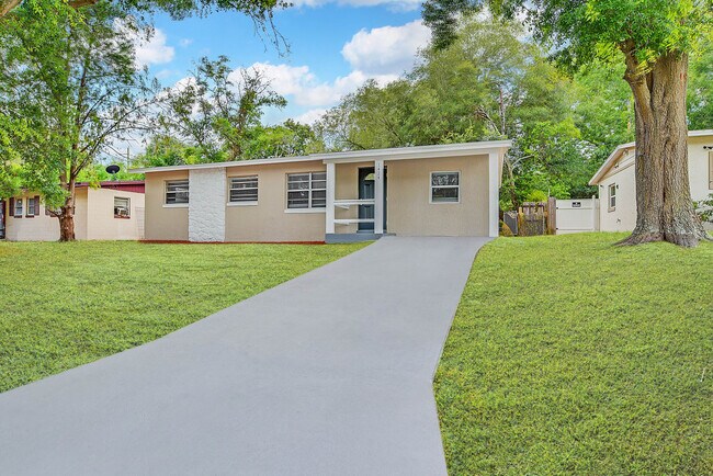 Foto del edificio - 1424 Sunridge Rd
