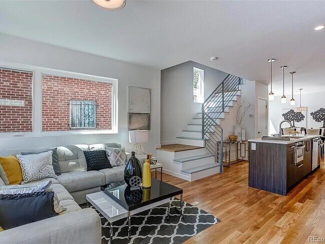 Foto del edificio - 1927 Grove St