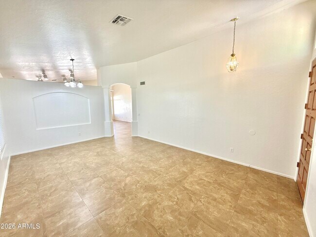Foto del edificio - 13896 W Wilshire Dr