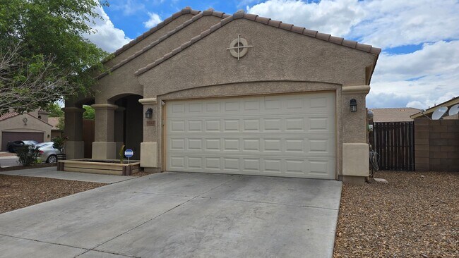 Foto del edificio - Excellent Laveen home with SOLAR!!