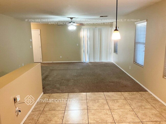 Building Photo - 9537 W Monte Vista Rd