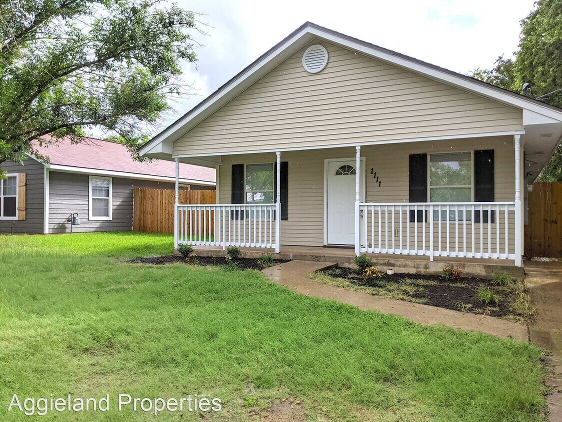 Primary Photo - 3 br, 2 bath House - 1111 Phoenix St