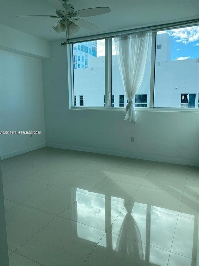 Foto del edificio - 253 NE 2nd St