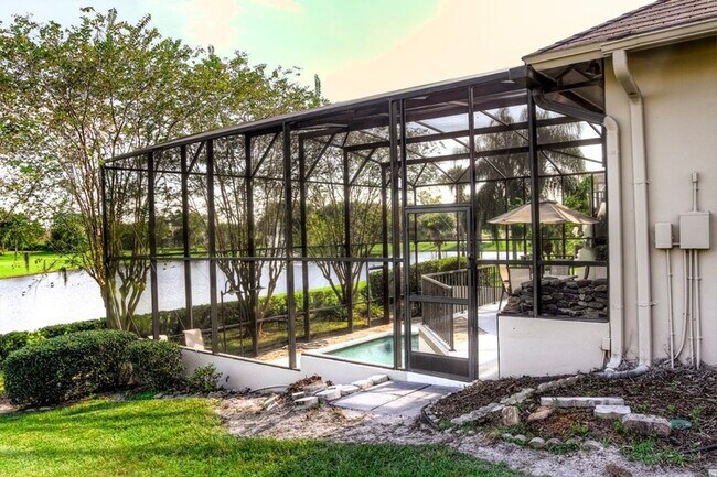 Foto del edificio - 443 Silver Dew St