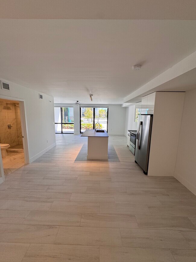Foto del edificio - 4320 NW 7th St
