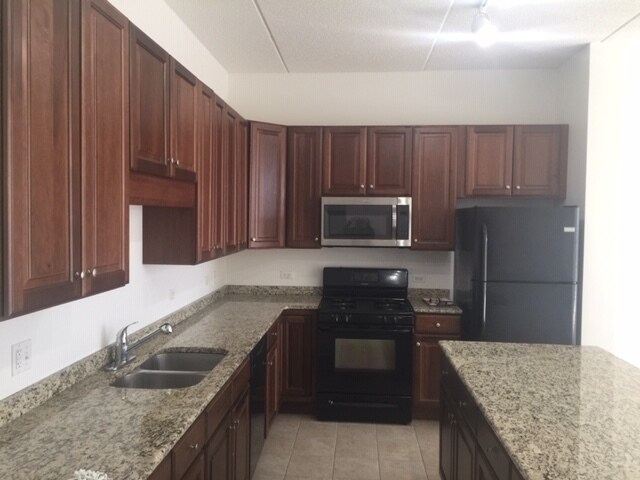 Foto del edificio - 755 N Diamond Lake Rd