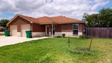 Building Photo - 1601 Maya Trail