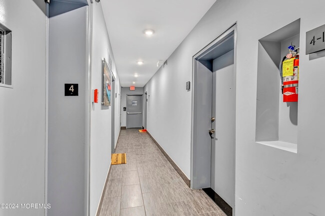 Building Photo - 1706 Park Ave