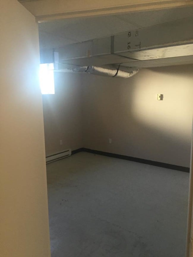 Building Photo - 3697 Robert C Byrd Dr