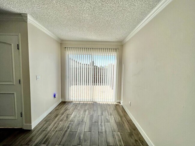 Foto del edificio - 4455 Vision Dr
