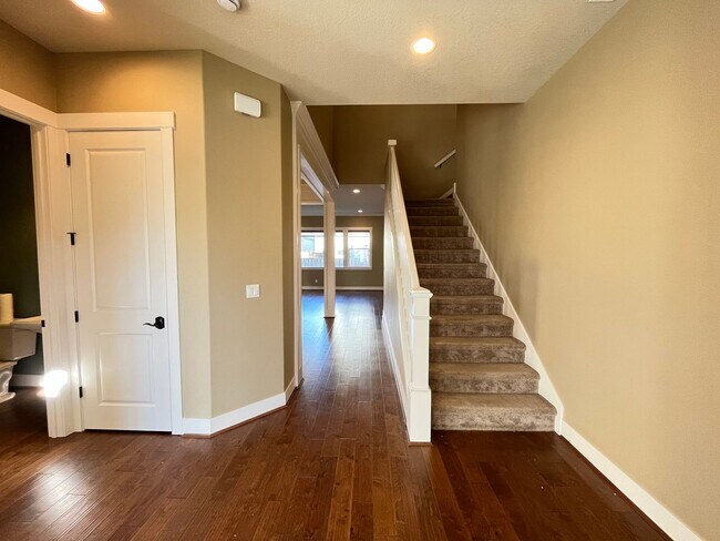 Foto del edificio - Gorgeous Craftsman House 4 Bed 2.5 Bath + ...