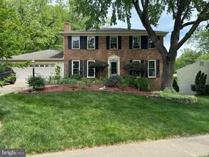 Building Photo - 12461 Hedges Run Dr
