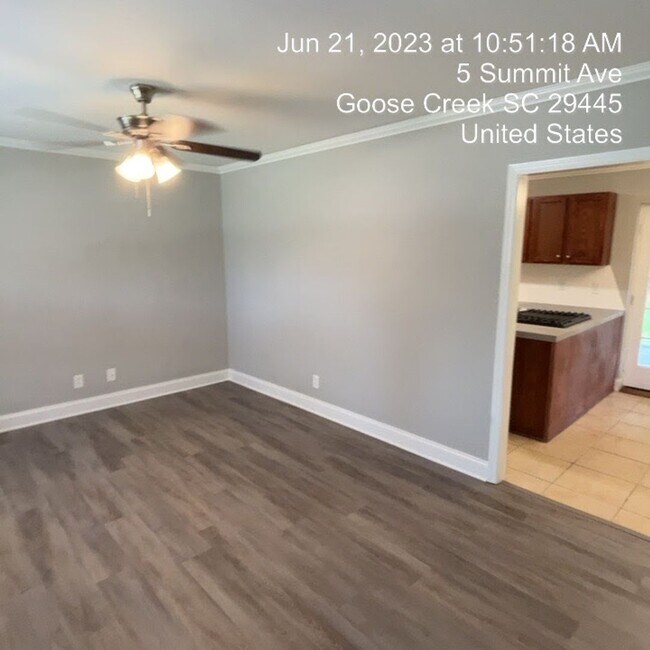 Foto del edificio - Relaxed Living with Spacious Yard in Goose...