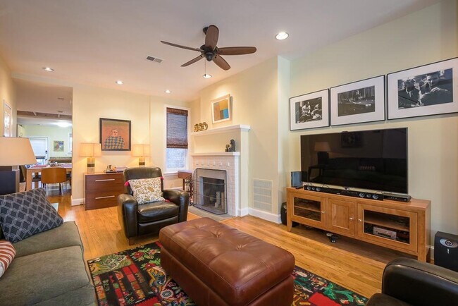 Foto del edificio - 504 Capitol Ct NE