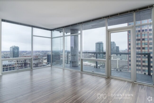Building Photo - 851 N La Salle Dr