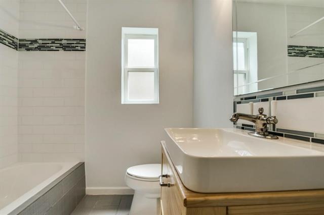 Foto del edificio - 3938 Valley Ridge Rd