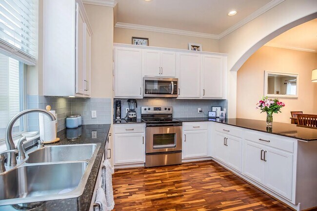 Building Photo - 2902 Chenevert St