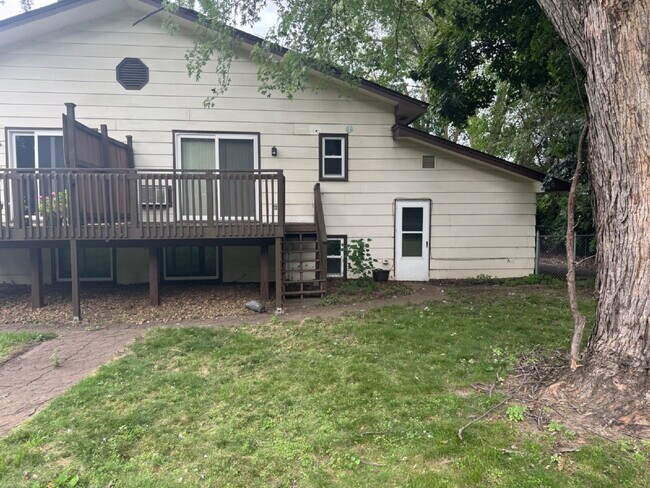 Foto del edificio - 9732 Pleasant Ave S