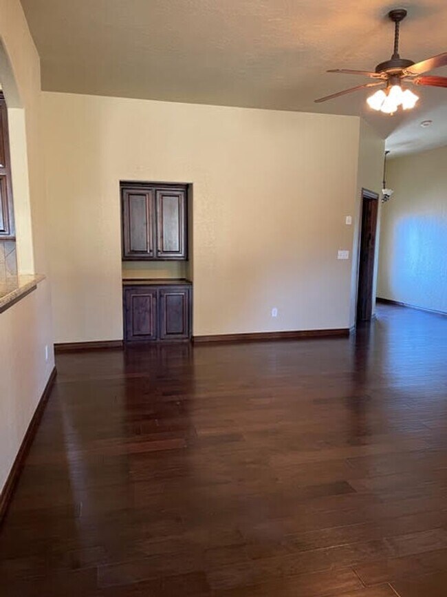 Building Photo - Edmond Schools - .93 Acre Lot - Storm Shel...