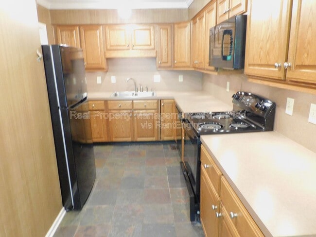 Building Photo - 22 Milpond Ln