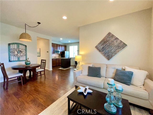 Foto del edificio - 4049 Running Oak Ln
