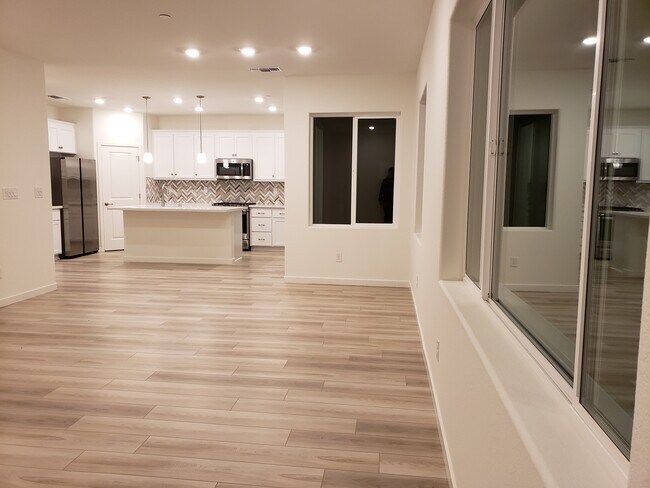 Building Photo - 3433 Cantor Dr