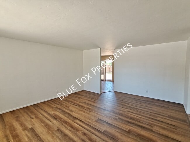 Building Photo - 3857 E Edison Pl