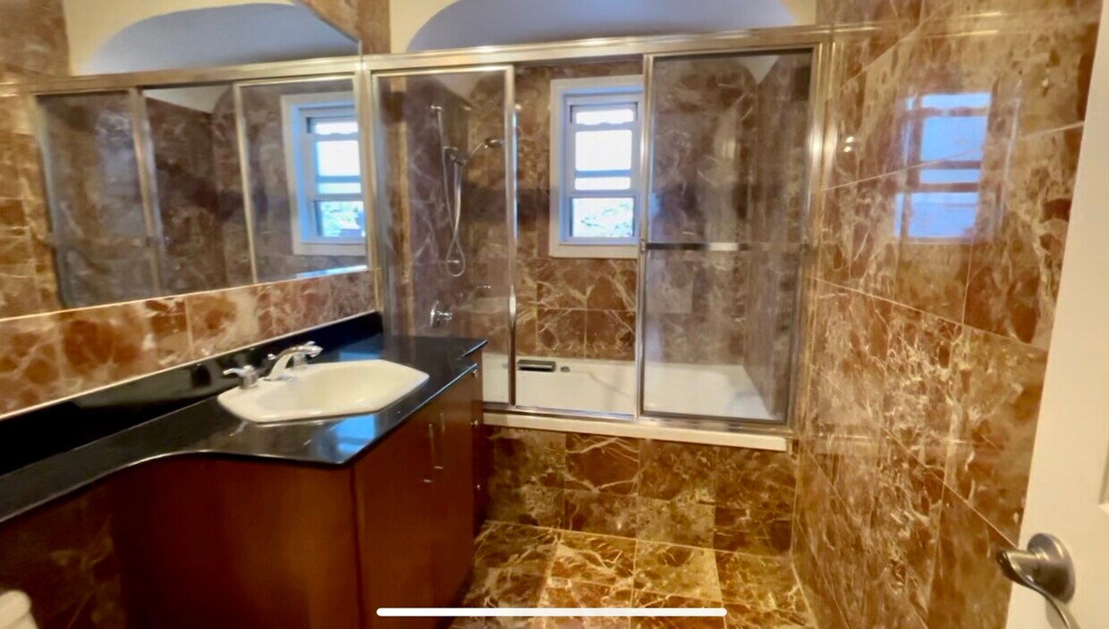 Foto principal - 50-04-44 44th St