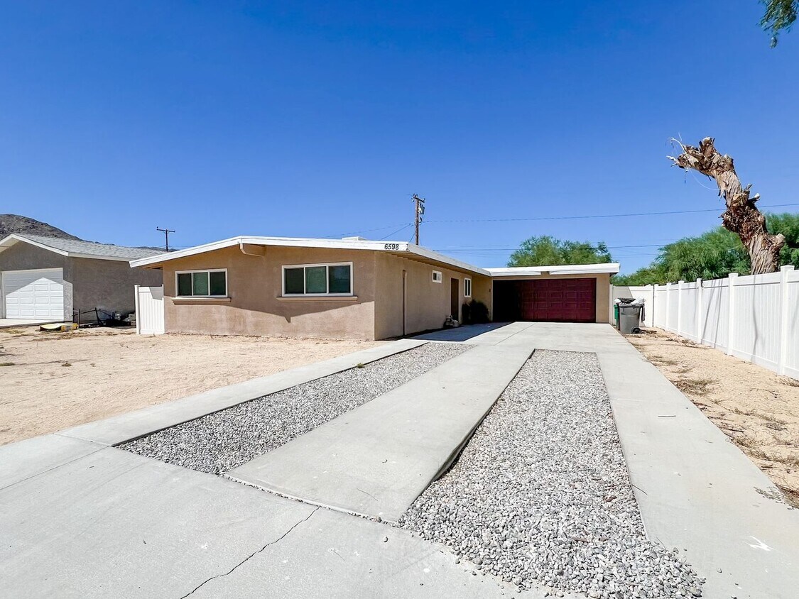 Foto principal - 2 Bedroom in 29 Palms