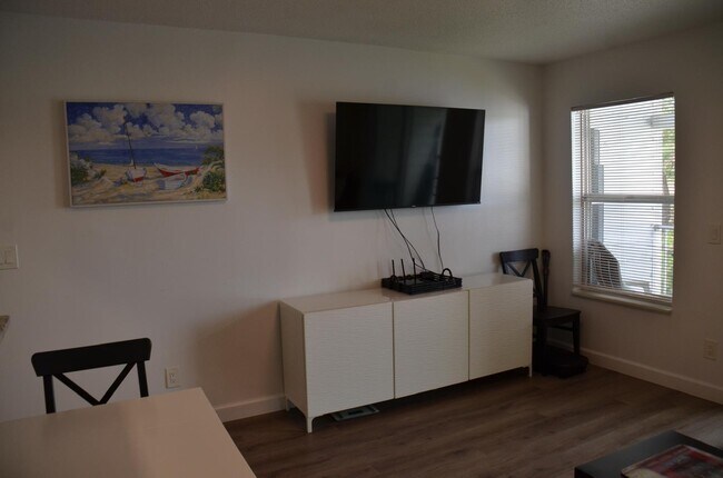 Building Photo - 253 Cypress Point Dr
