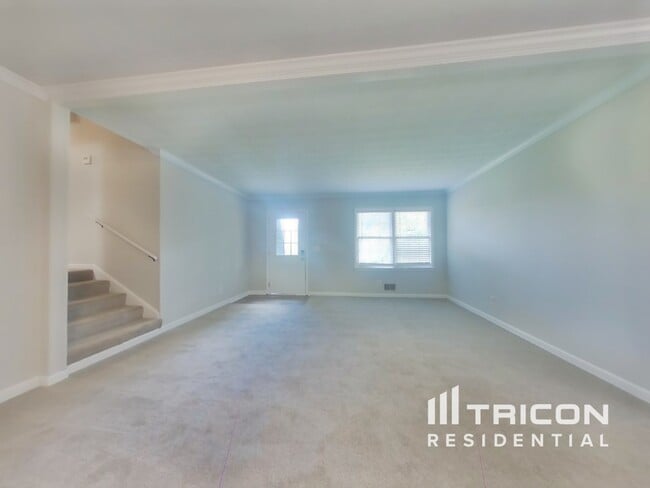 Foto del edificio - 4111 Pine Log Dr