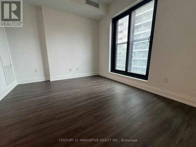 Building Photo - 20 Soudan Ave