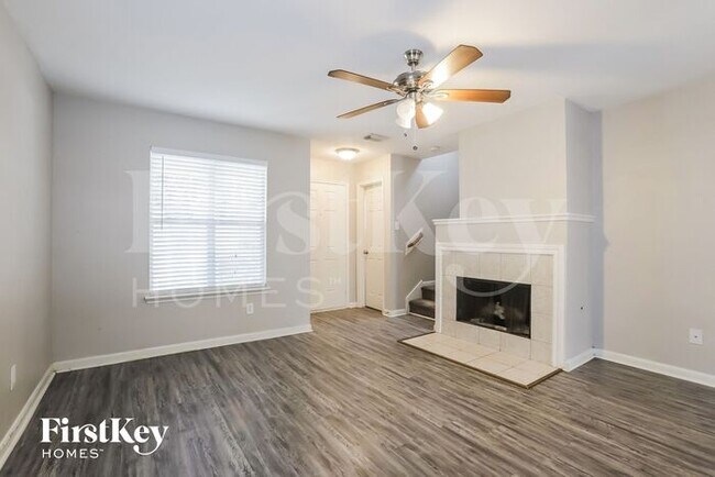 Foto del edificio - 411 Remington Creek Dr