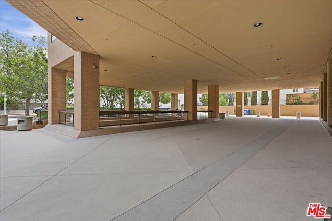 Foto del edificio - 10430 Wilshire Blvd