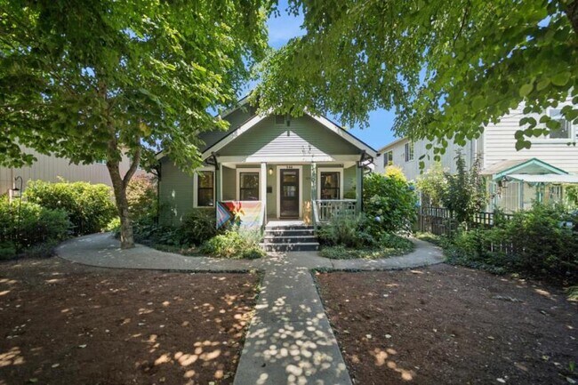 Foto del edificio - 3 bedroom in Seattle WA 98108