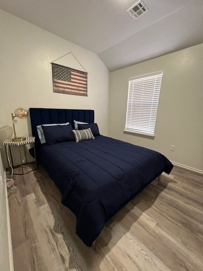 Foto del edificio - 1212 SW Oklahoma Ave