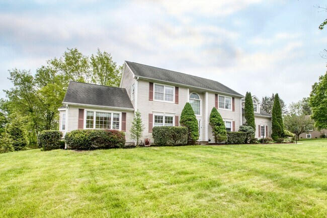 Foto del edificio - Beautiful Single Family Home for Rent in desirable Shelton location!