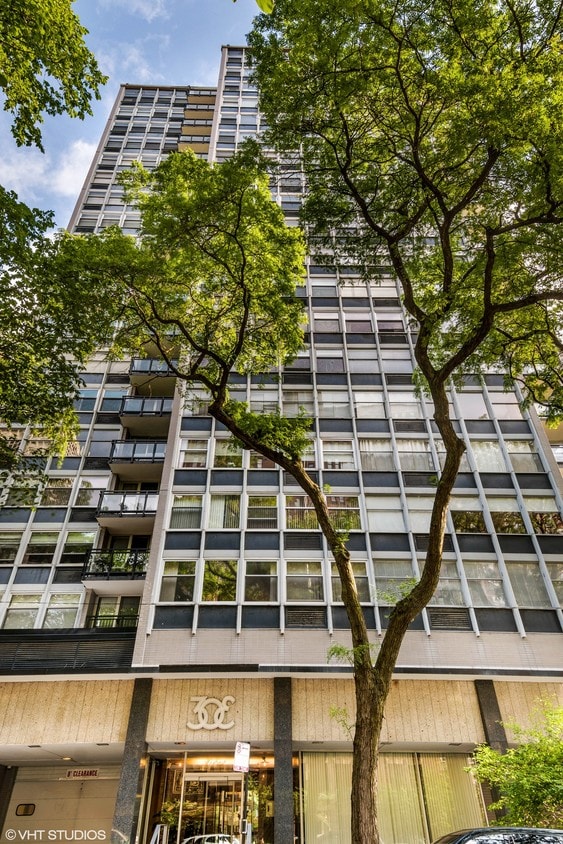 Primary Photo - 30 E Elm St