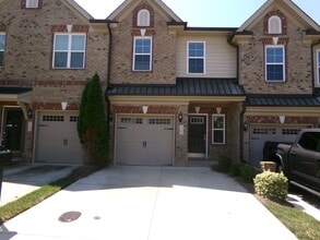 Building Photo - 1147 Augustine Heights Dr