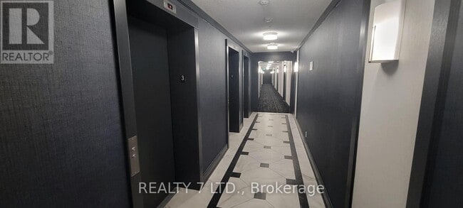 Building Photo - 1070-1070 Sheppard Ave W