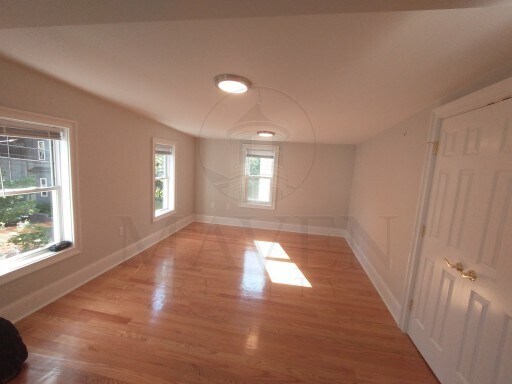 Foto del edificio - Watertown Square area, deleaded 1 bedroom,...